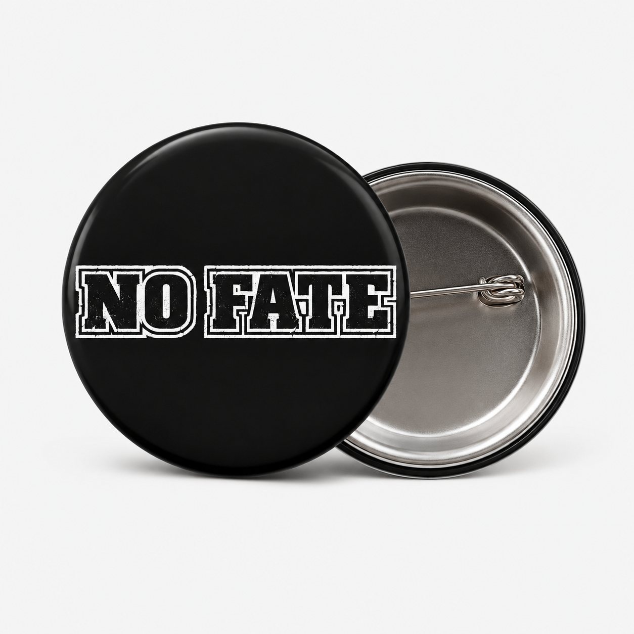Pin No Fate negro con logo blanco
